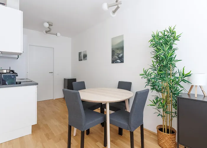 Brand New With Free Parking Vienna