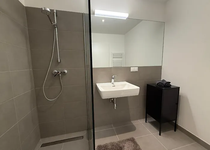 Brand New With Free Parking * Vienna