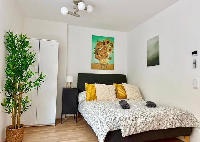 Brand New With Free Parking * Vienna